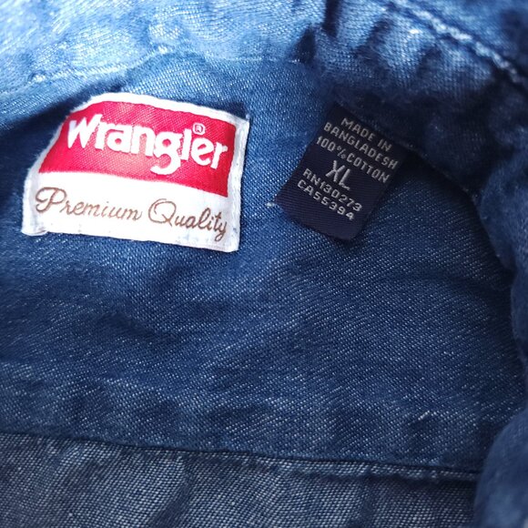 Wrangler Premium Quality Blue Denim Button Shirt Mens XL Pockets Western America - Picture 3 of 15